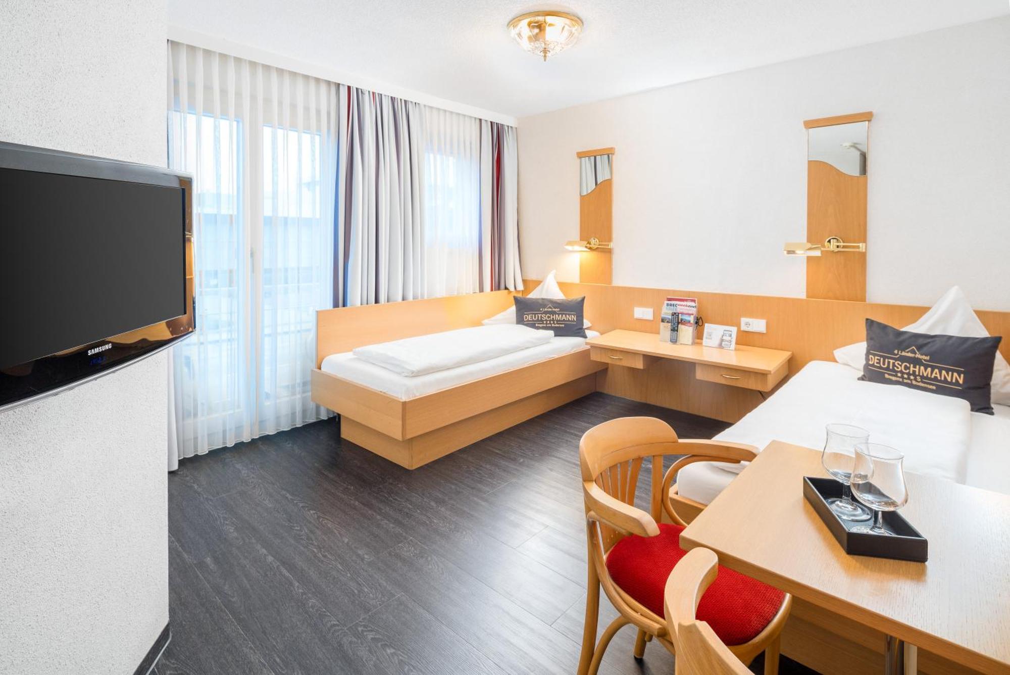 4-Laender-Hotel Deutschmann Bregenz Bagian luar foto